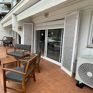 Precioso Moderno En Primera Linea Del Mar Appartement